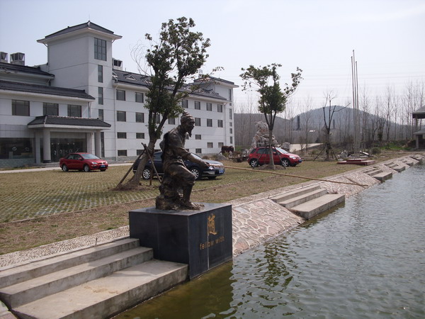 南京翡翠园雕塑工程  昆明佳萌景观工程有限公司