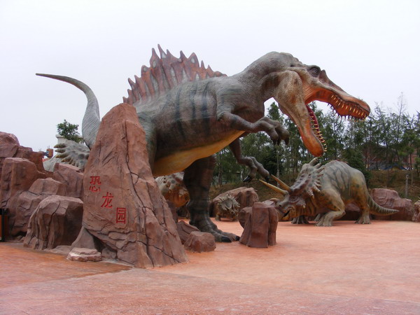安徽芜湖方特欢乐世界恐龙雕塑工程  昆明佳萌景观工程有限公司